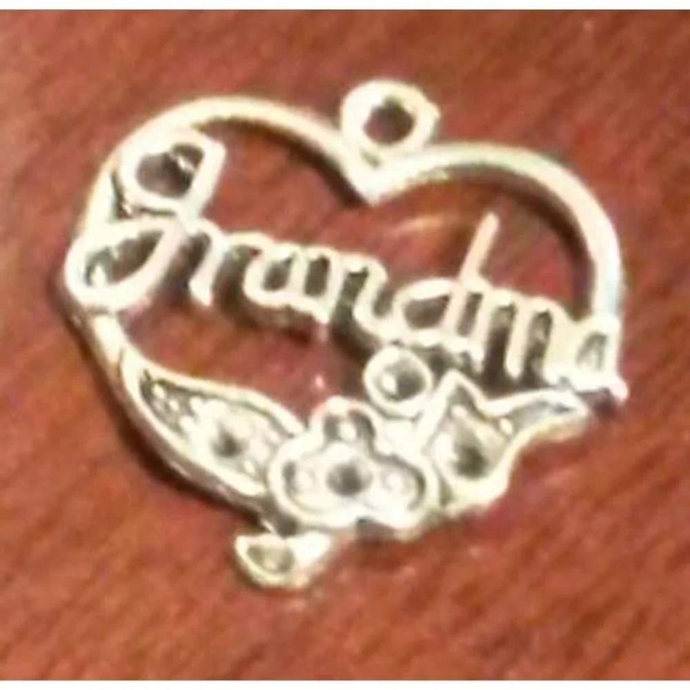 Silvertone Grandma Pendant Charm New Old Stock Vintage Mothers‎ Day Gift